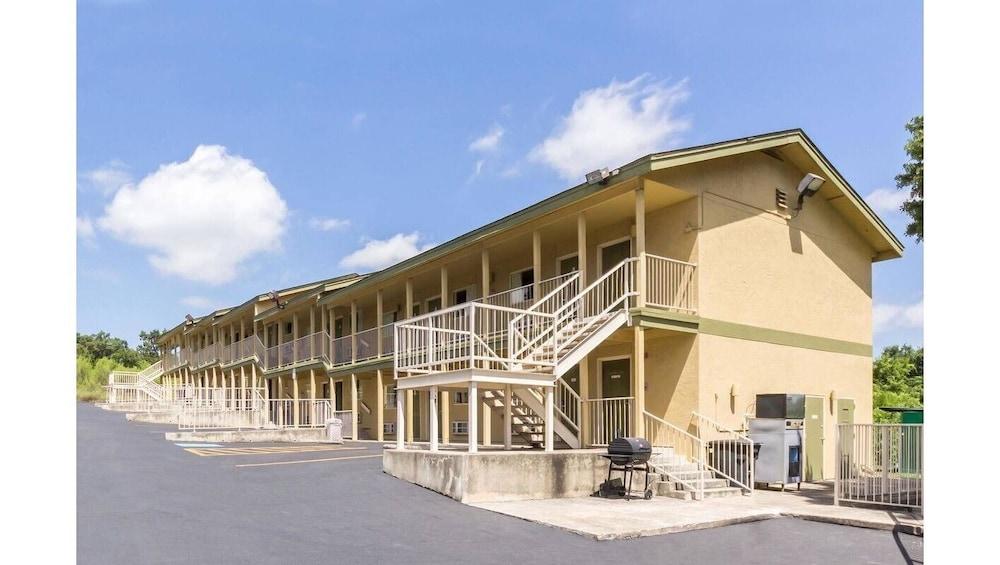 Hillview Inn At Six Flags Fiesta 圣安东尼奥 外观 照片